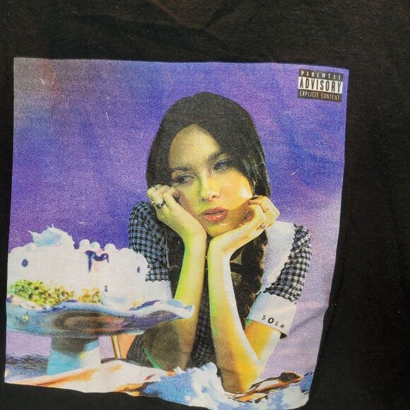 Olivia Rodrigo Other - Juniors Olivia Rodrigo Sour Tour 2022 Graphic T-shirt Large Black Music